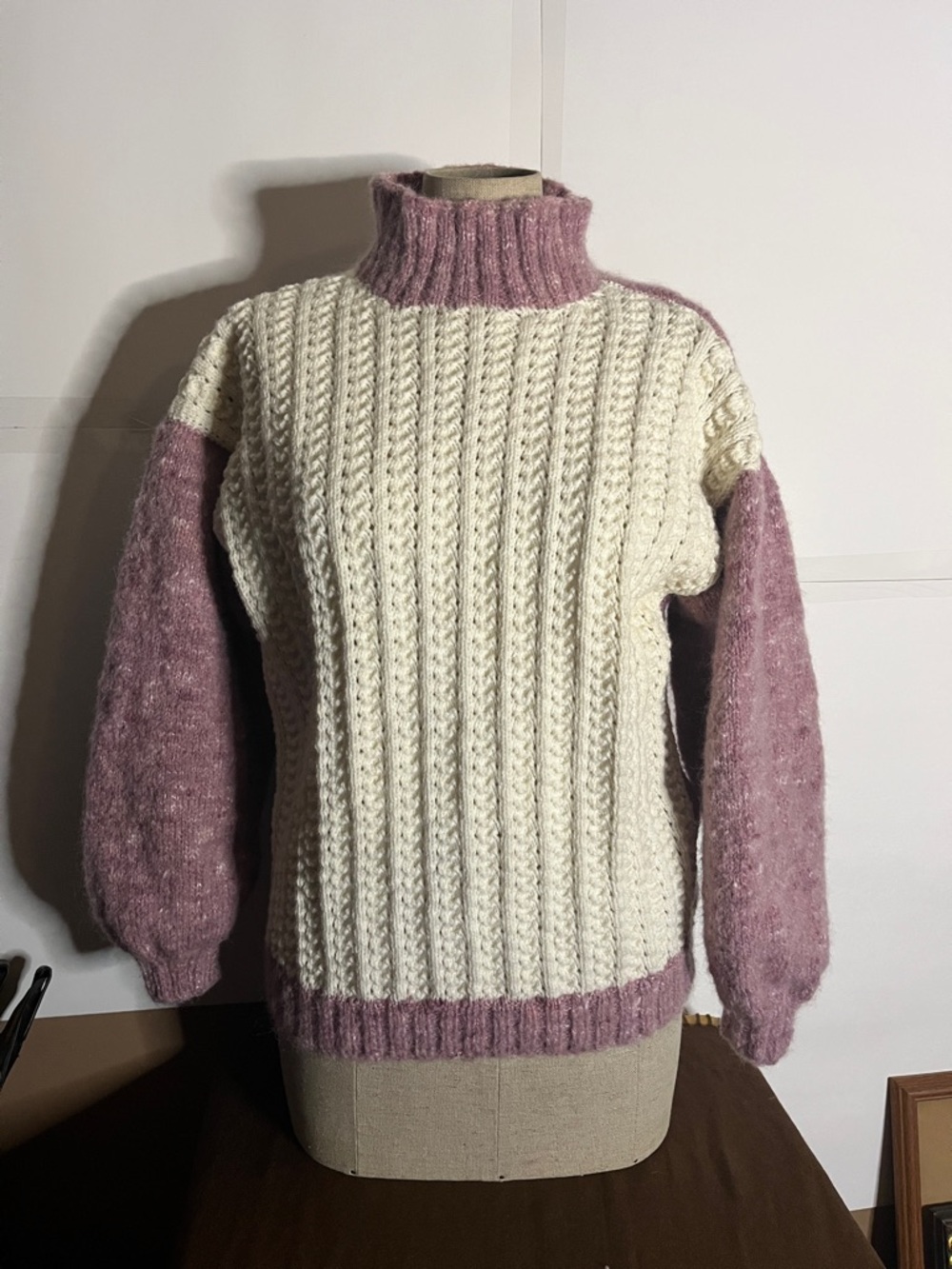 😄Vintage 80’s handknit two toned sweater three quarter sleeve wool